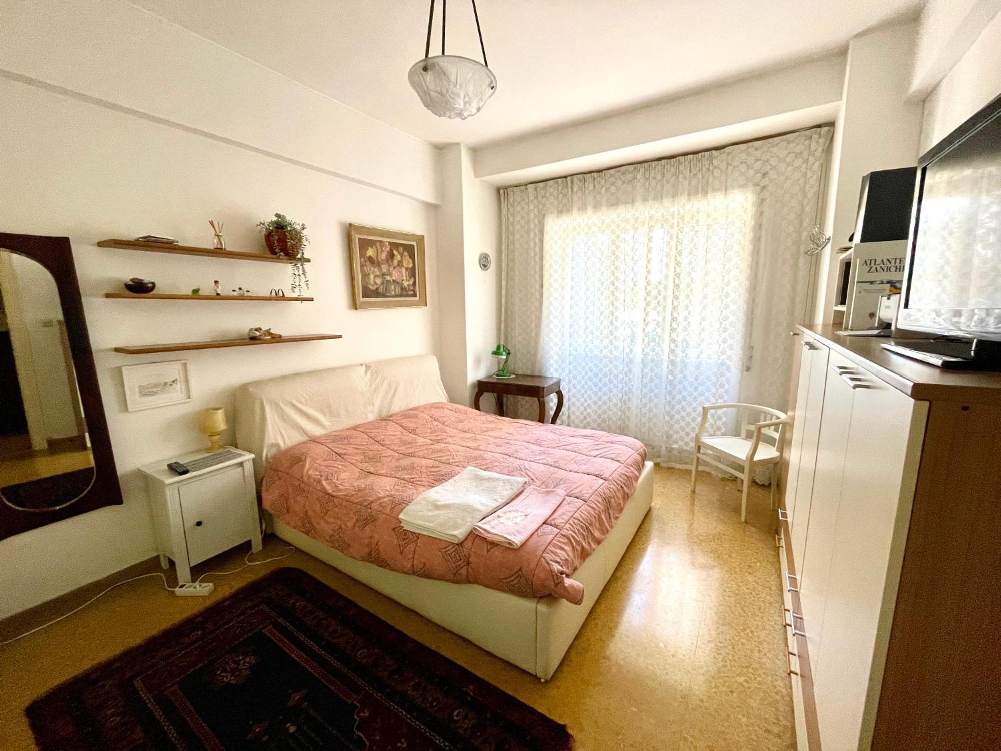 Grande Stanza Con Letto Matrimoniale Bagno Privato Zona San Paolo-Trastevere-Roma Tre "Chez L'Habitant" Exterior foto