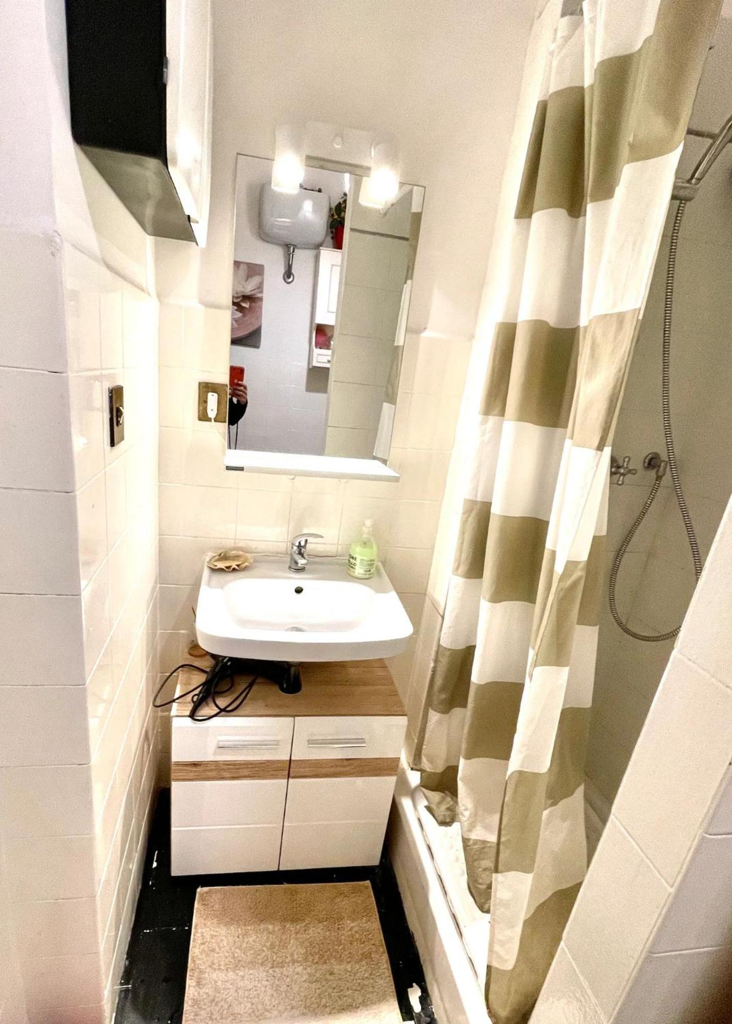 Grande Stanza Con Letto Matrimoniale Bagno Privato Zona San Paolo-Trastevere-Roma Tre "Chez L'Habitant" Exterior foto